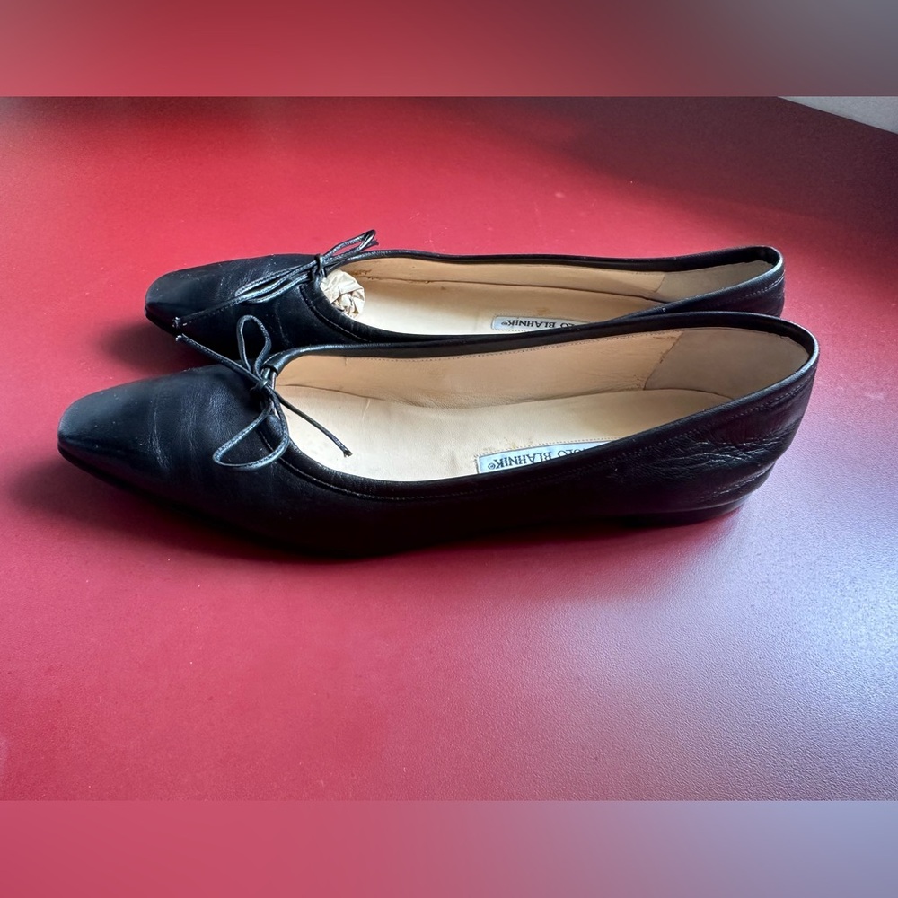 Manolo Blahnik Black Leather Pointed Toe Ballet Flats